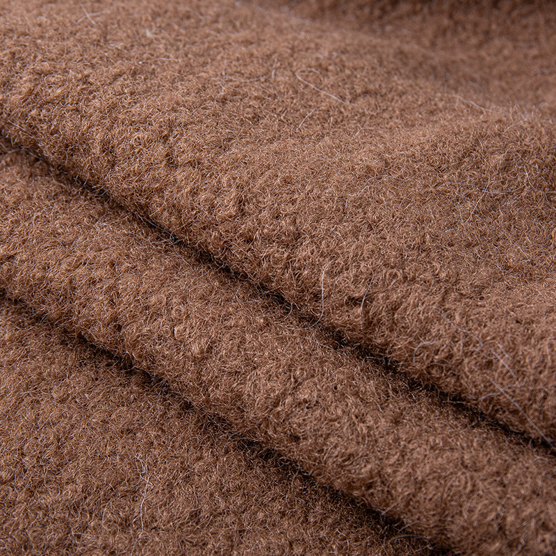 Séria dutých zvlnených priadzí HOY